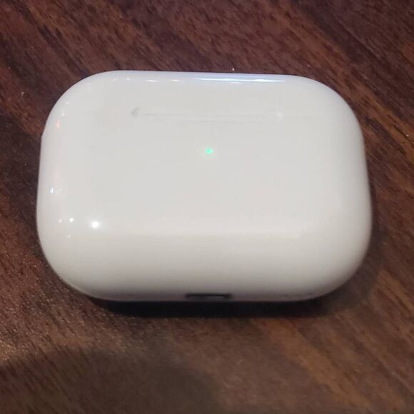 AirPods Pro 2 Earbuds with MagSafe Charging Case (Lightning) Model number: A293 - Picture 3 of 7